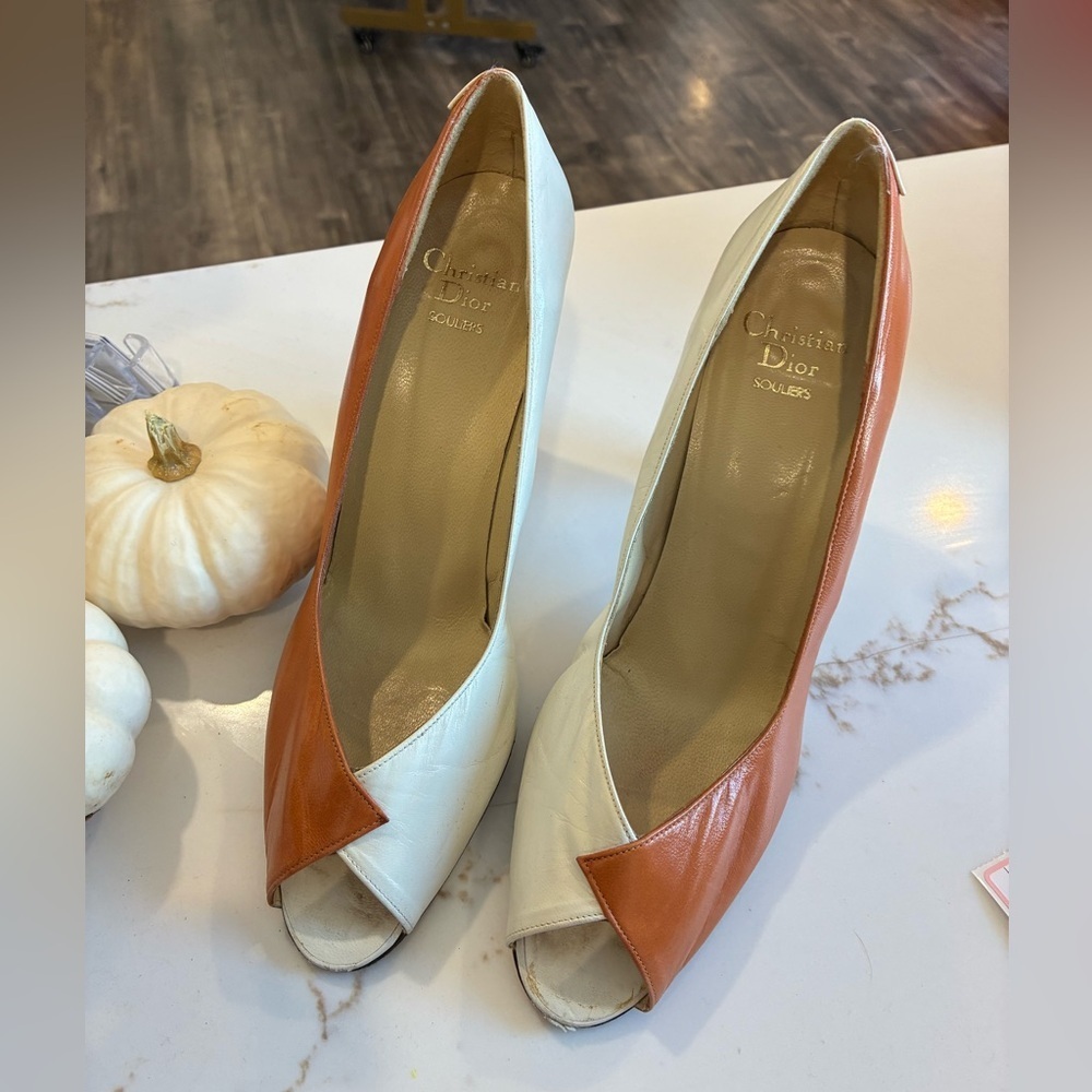 Christian Dior color block white and camel vintage heels - Picture 2 of 4
